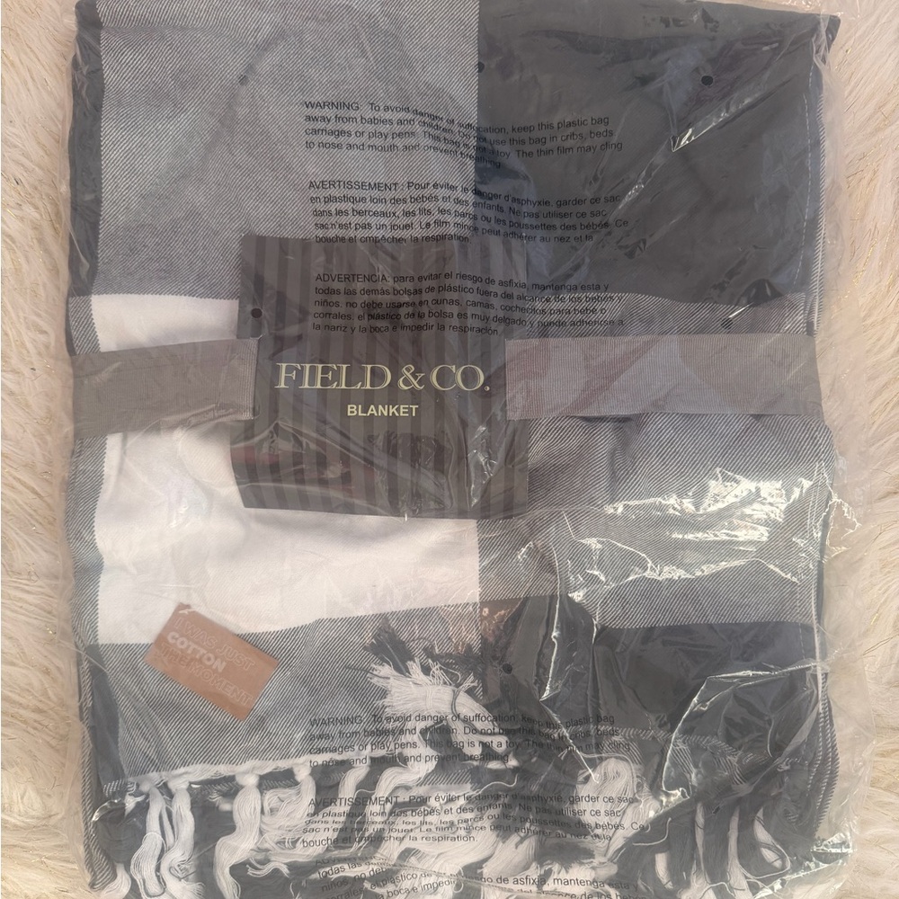 Field & Co. Blue and White Blanket